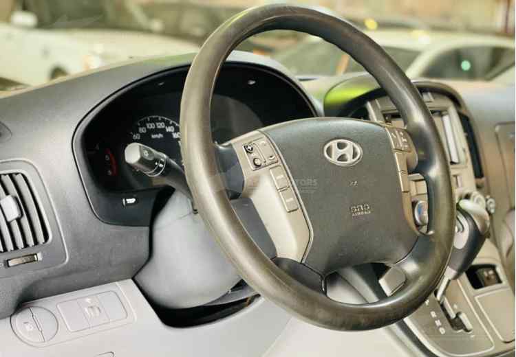 Hyundai Grand Starex I