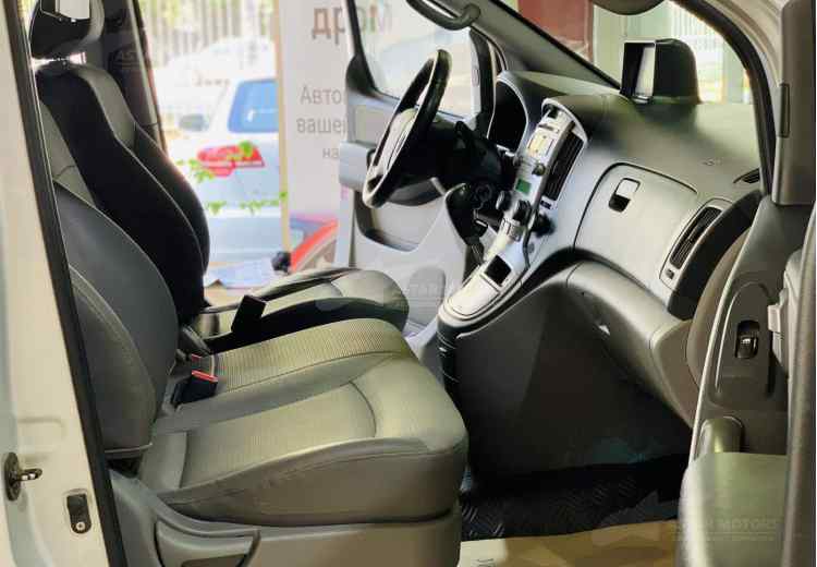 Hyundai Grand Starex I