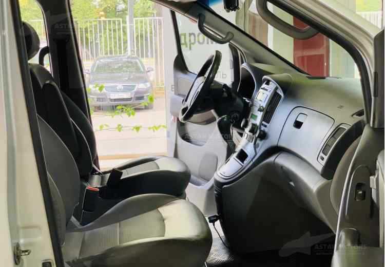 Hyundai Grand Starex I