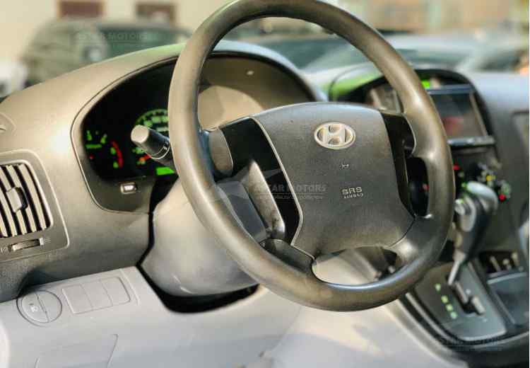 Hyundai Grand Starex I