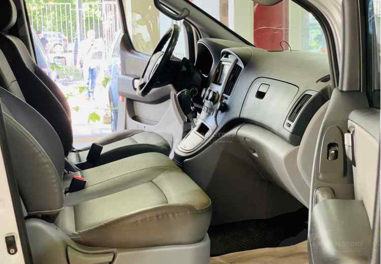 Hyundai Grand Starex I