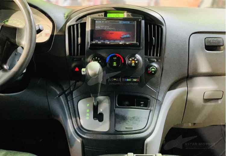 Hyundai Grand Starex I