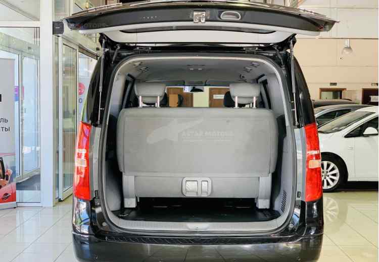 Hyundai Grand Starex I