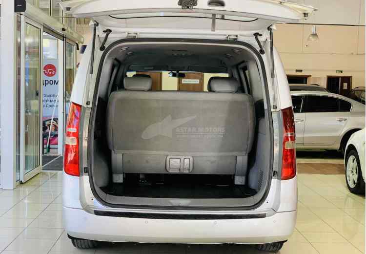 Hyundai Grand Starex I