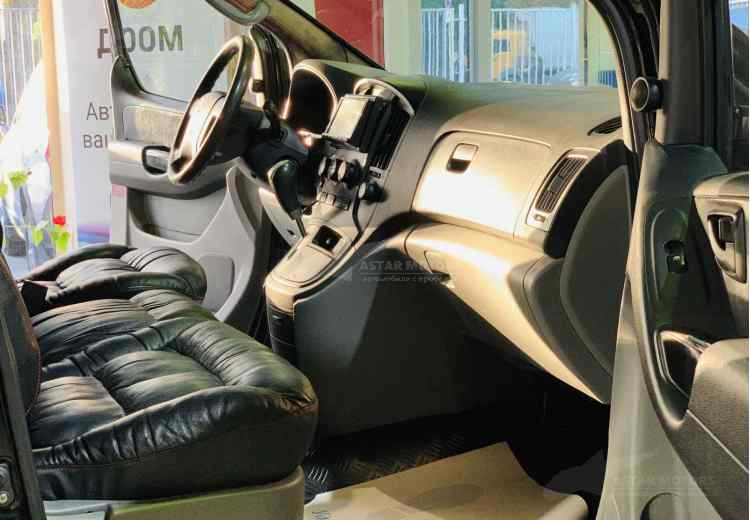 Hyundai Grand Starex I