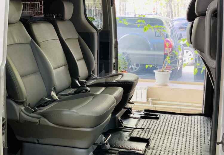 Hyundai Grand Starex I