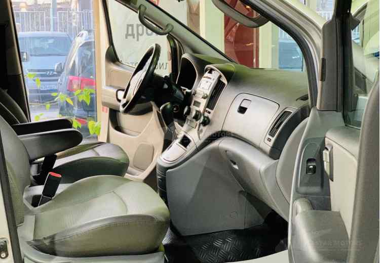 Hyundai Grand Starex I