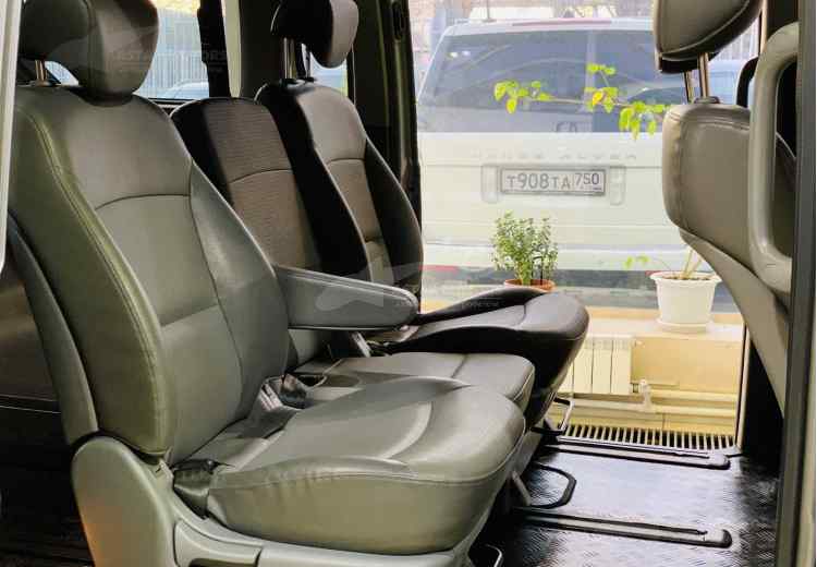 Hyundai Grand Starex I