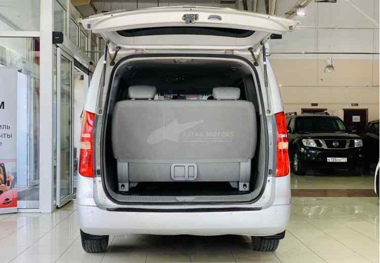 Hyundai Grand Starex I