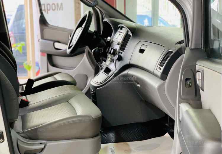 Hyundai Grand Starex I