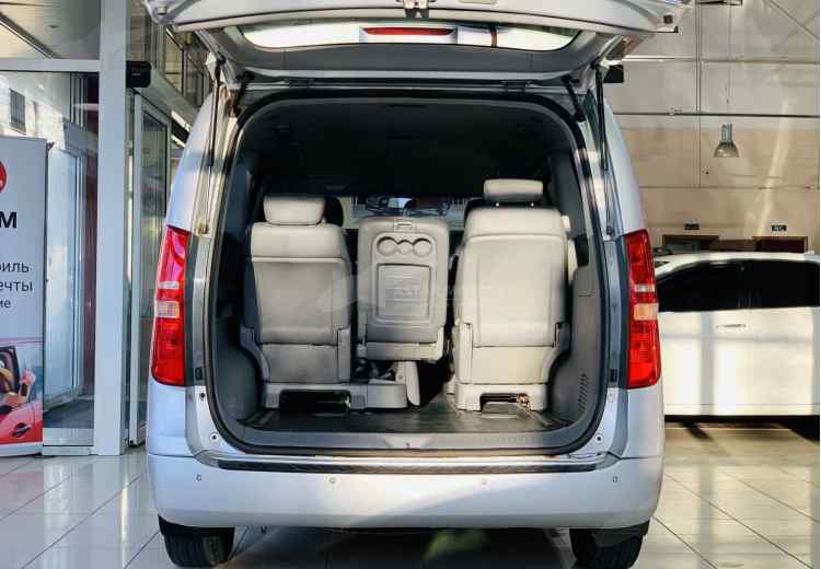 Hyundai Grand Starex I