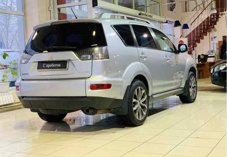 Mitsubishi Outlander II Рестайлинг