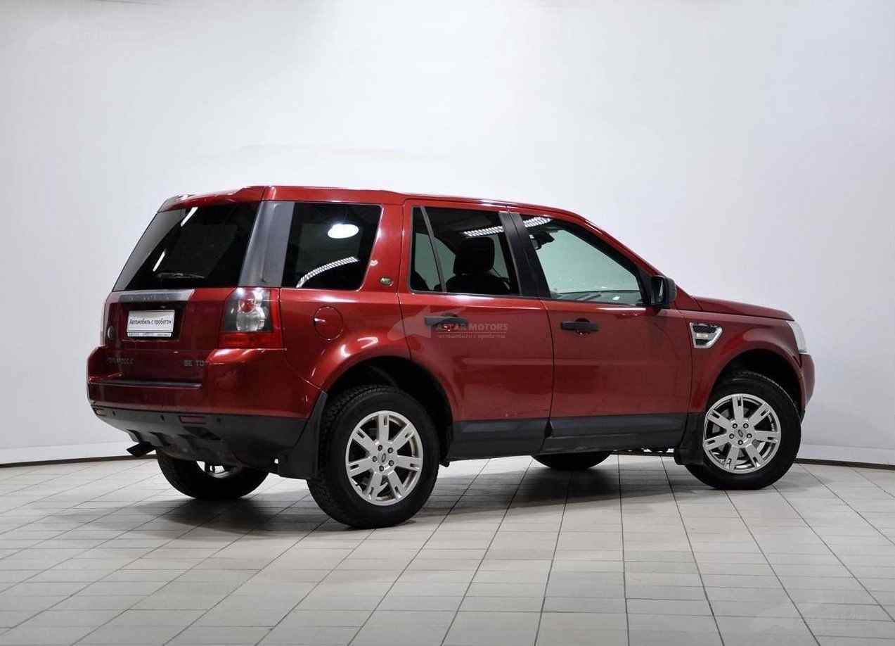 Land Rover Freelander 2 красный