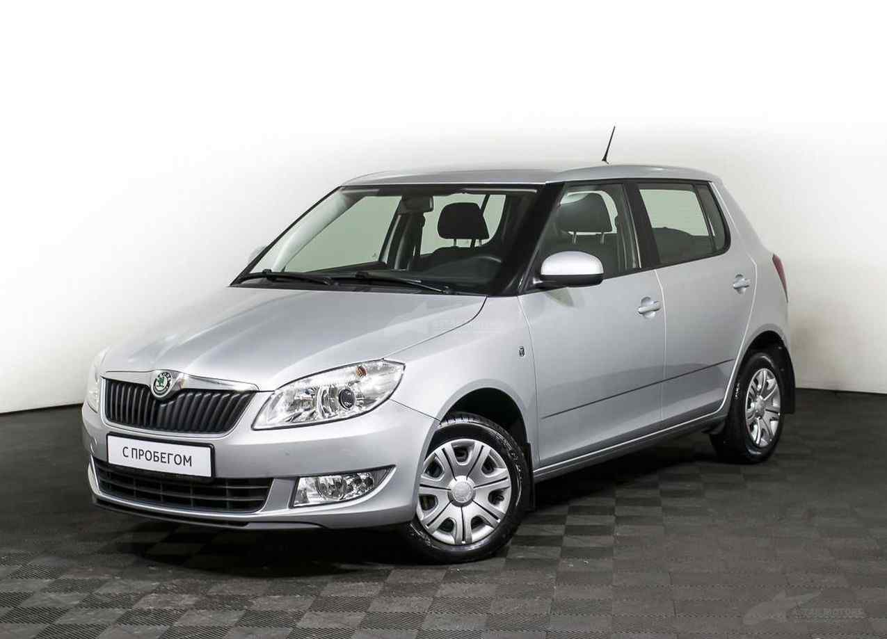 Фабия 2012 год. Skoda Fabia 2012. Шкода Фабия 2 Рестайлинг. Шкода Фабия похожие авто. Шкода Фабия Скаут купить.