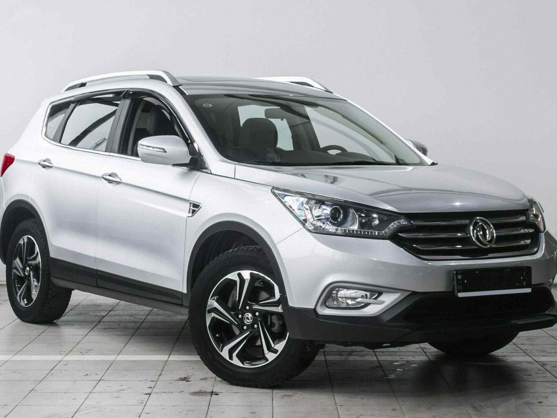 Dongfeng ax7. Dongfeng ax7 характеристики. Dongfeng DFM ax7 2403005, артикул 2403005. Dongfeng ax7 2018 год фото.